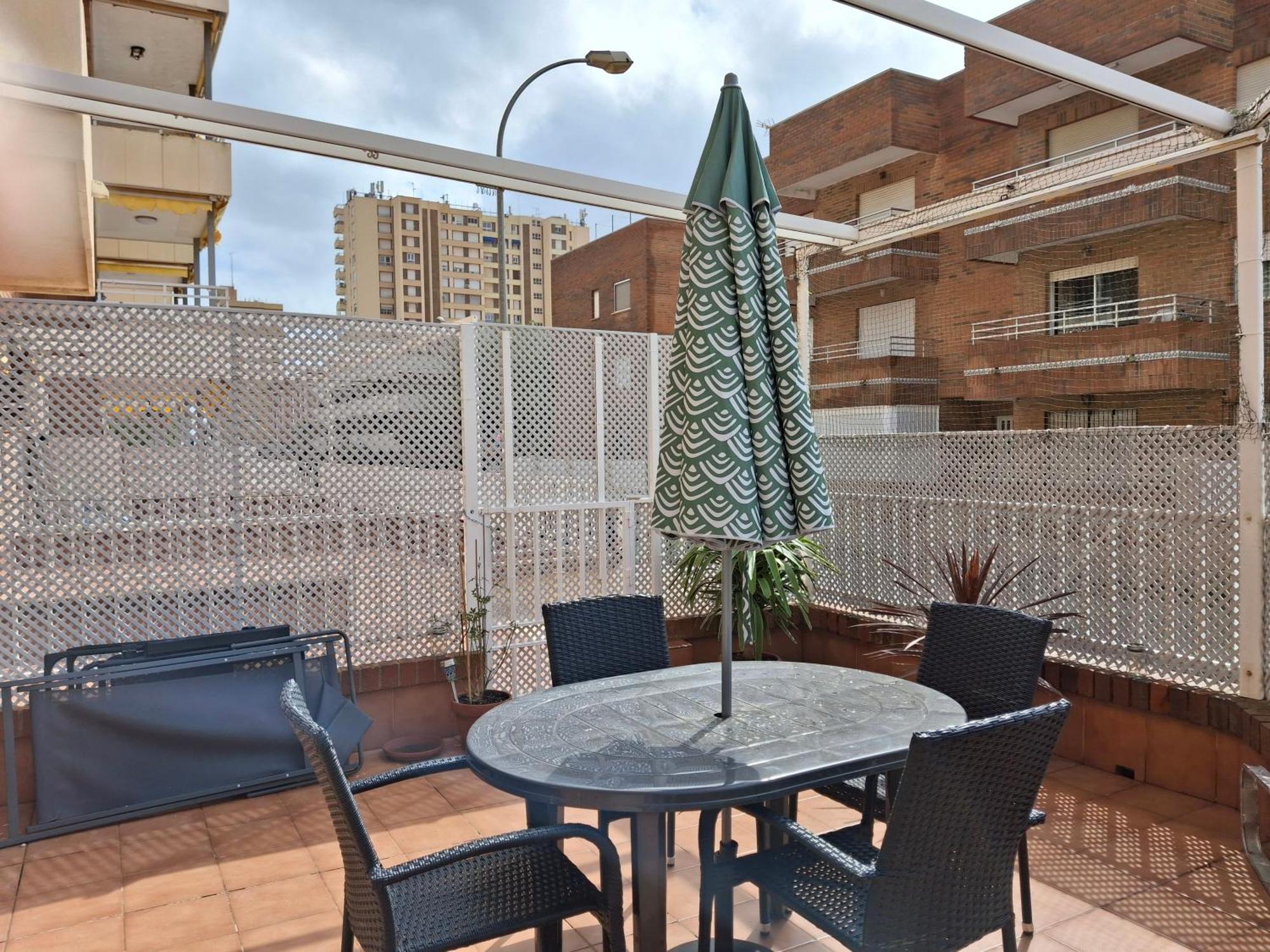 Proche Avec Piscine *